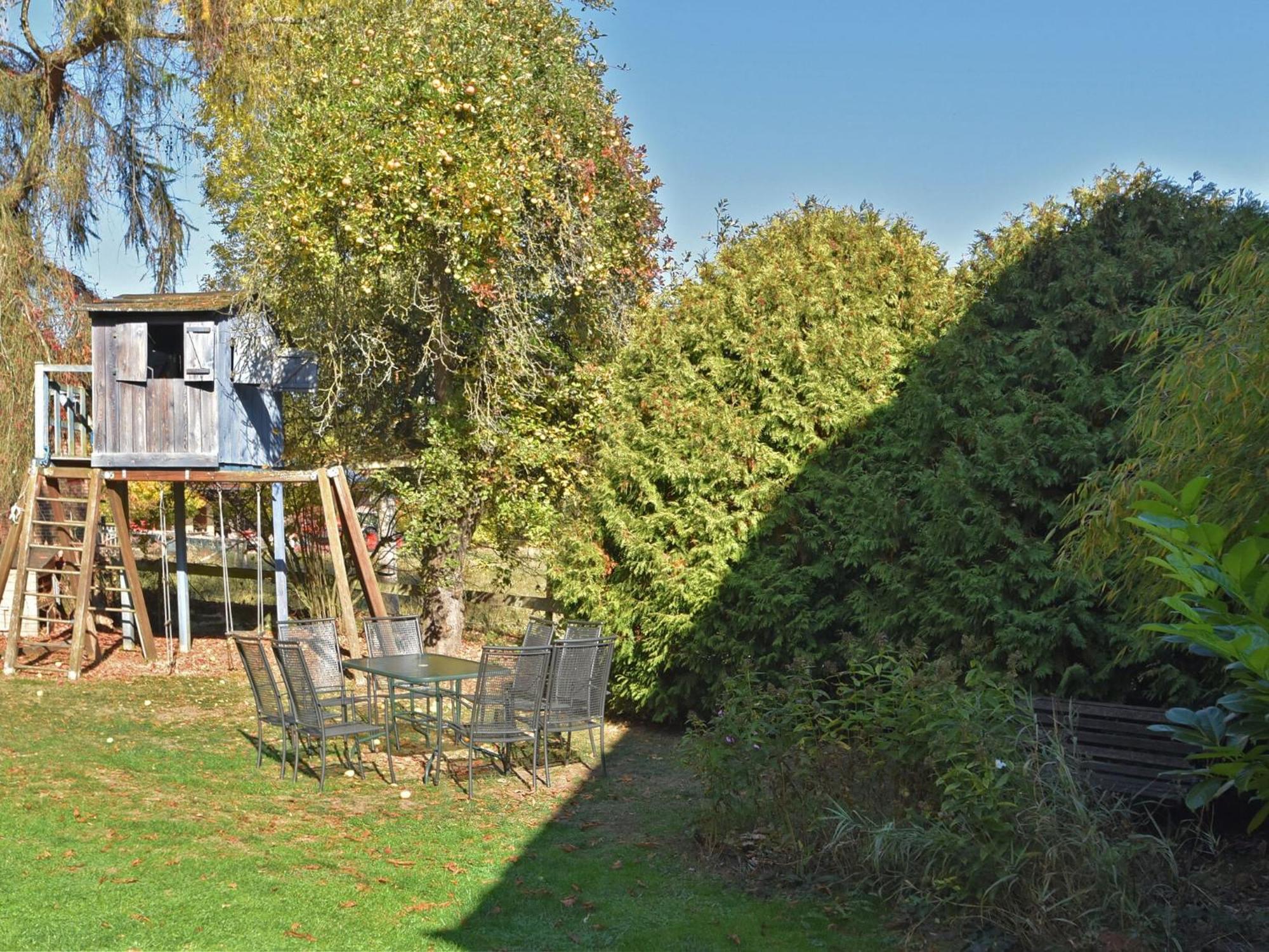 Spacious Holiday Home In Hesse With Garden Waldeck  Dış mekan fotoğraf
